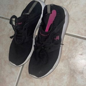 Gym shoes